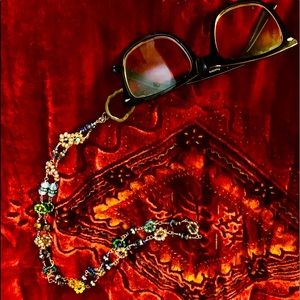 Lalunacopoli eyeglass holder